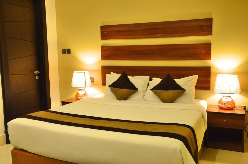 Blaire Executive Suites 16/58