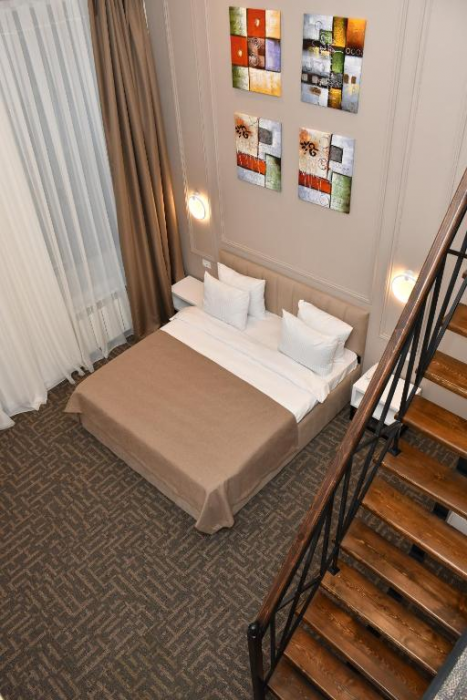 Callisto Hotel 4/54