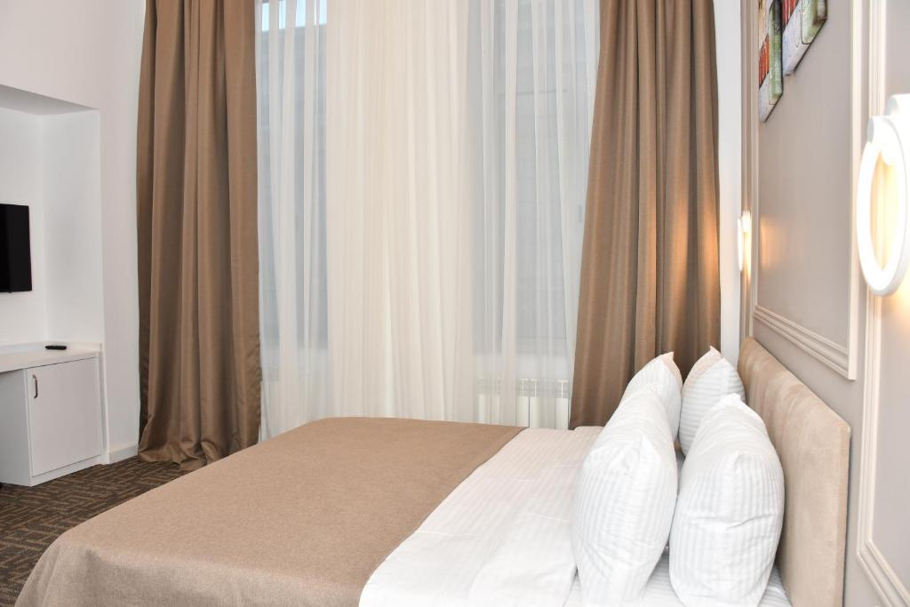 Callisto Hotel 5/54
