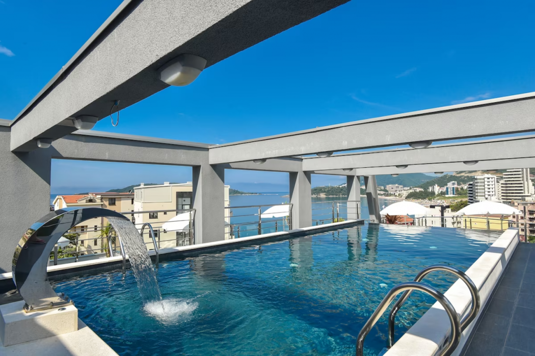 Hotel La Mer 37/65