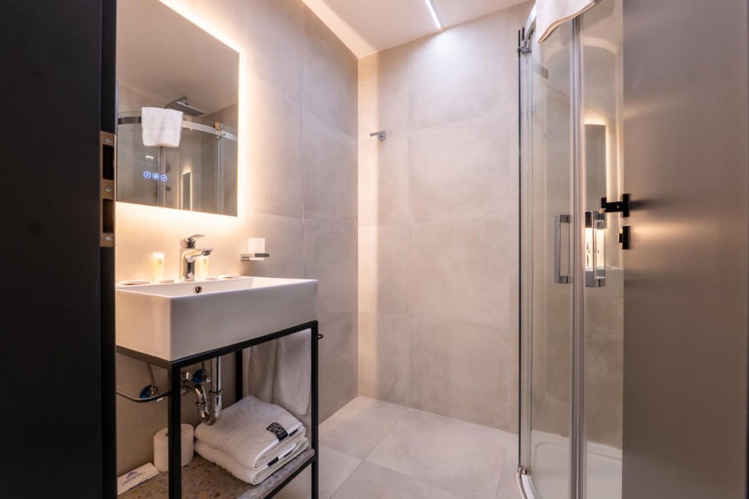 Onyx Hotel 152/163