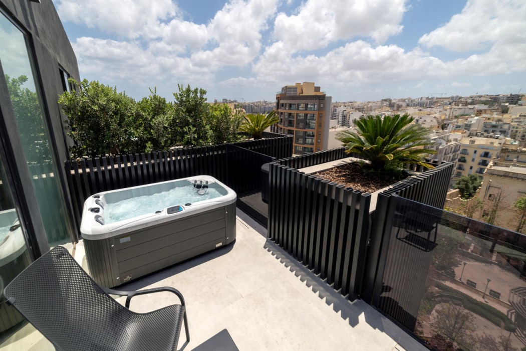 Onyx Hotel 64/163