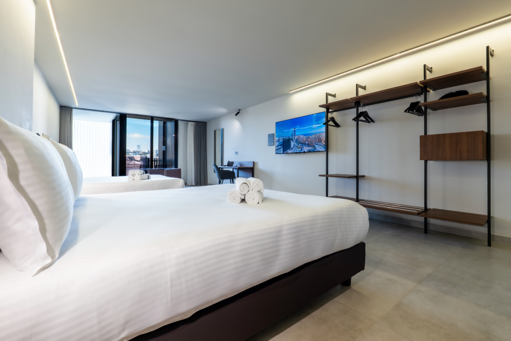 Onyx Hotel 48/163