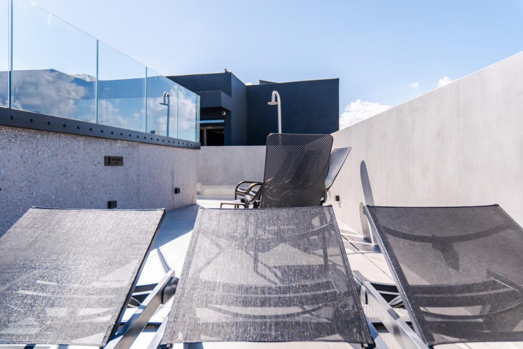 Onyx Hotel 116/163
