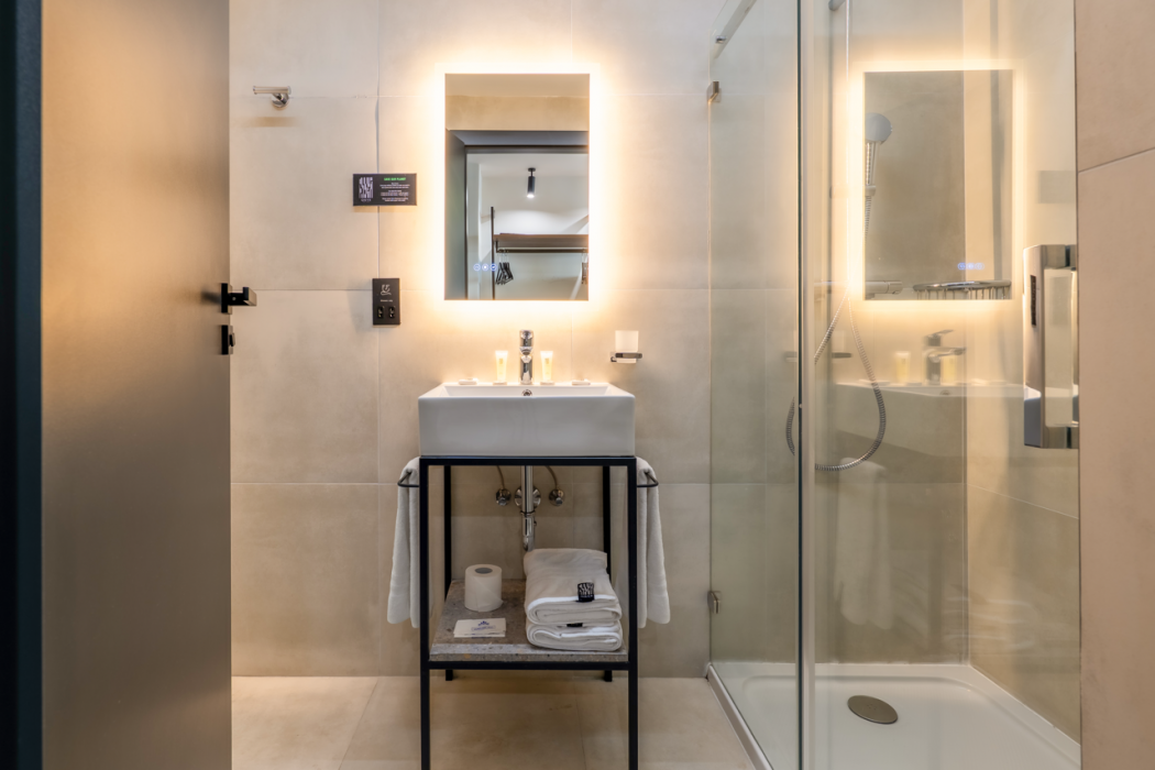 Onyx Hotel 160/163