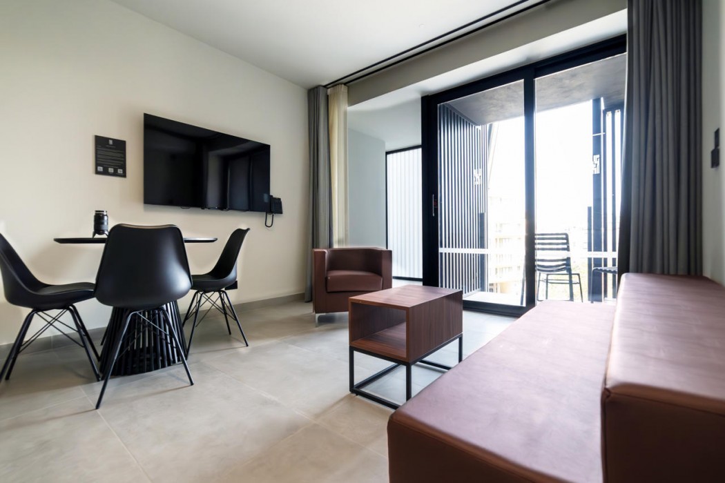 Onyx Hotel 30/163