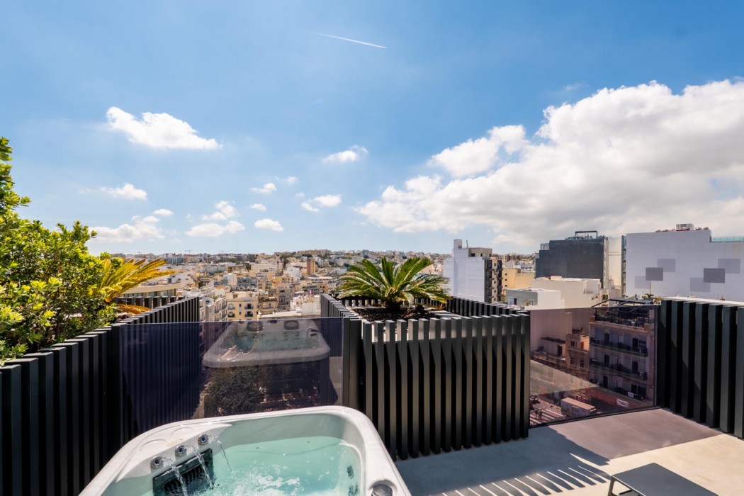 Onyx Hotel 53/163