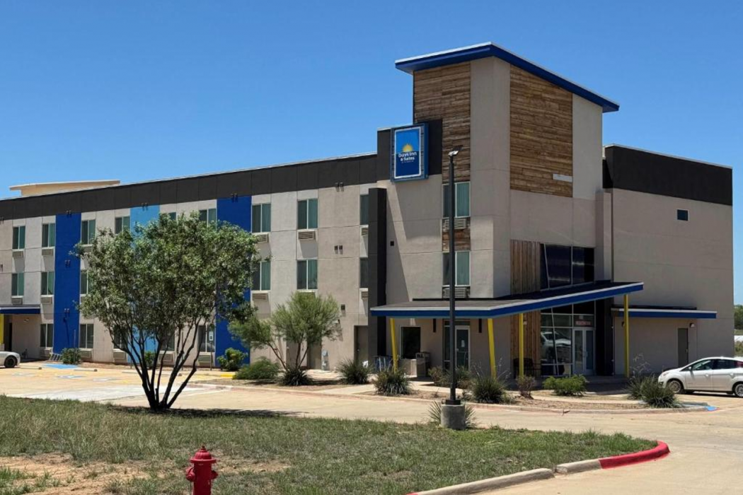 Days Inn & Suites by Wyndham Colorado City/I-20 1/37