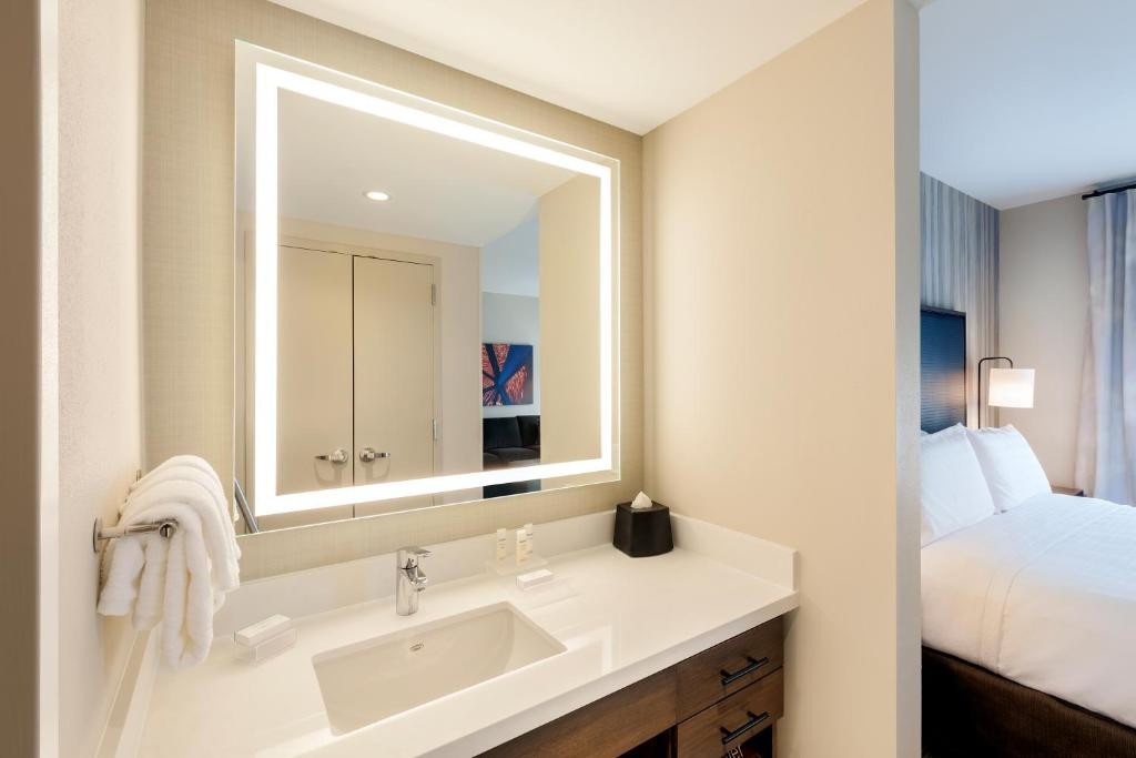 Homewood Suites by Hilton Louisville Airport 12/38