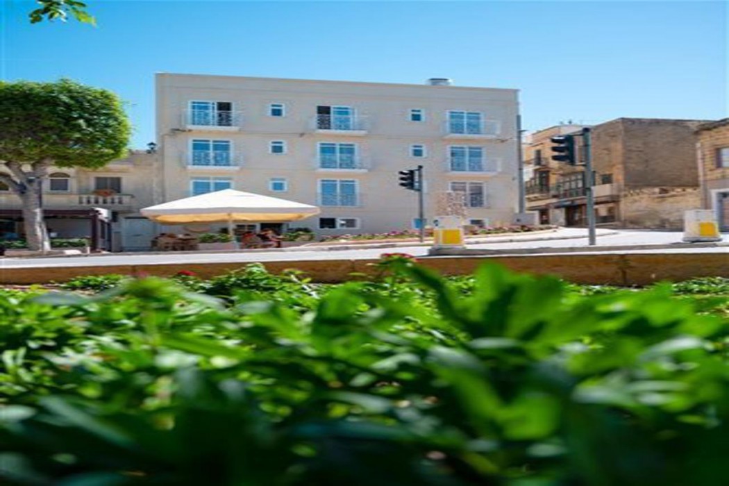 TOWNHOUSE 17 3/58