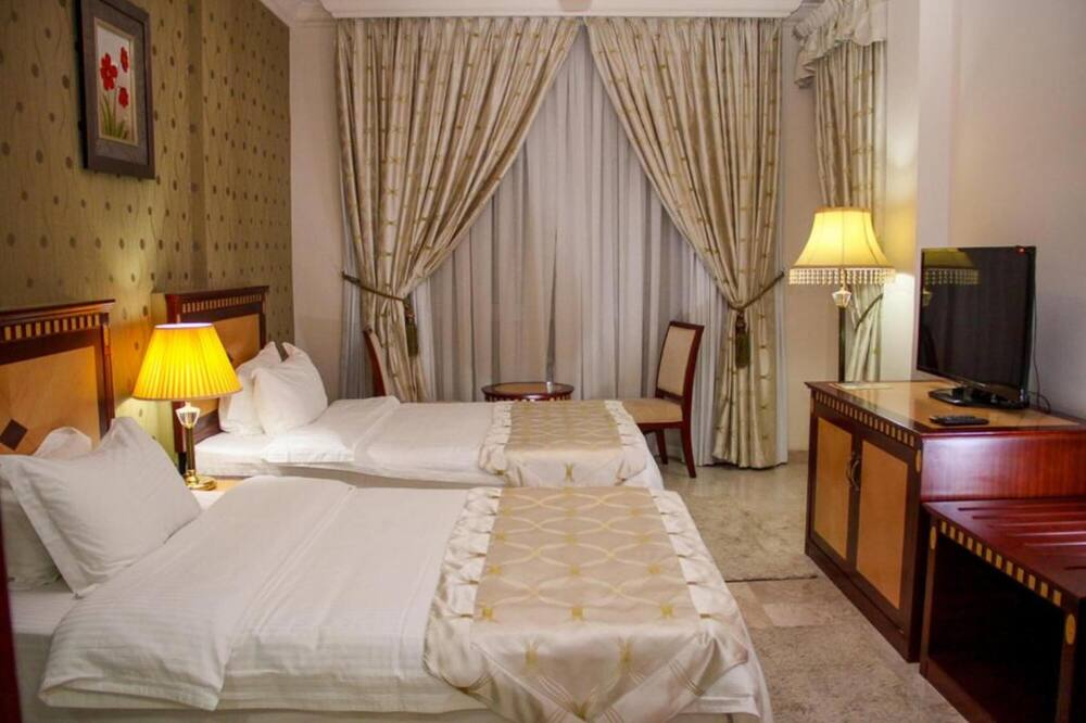 OYO 136 Pioneer Hotel Apartments 3/6