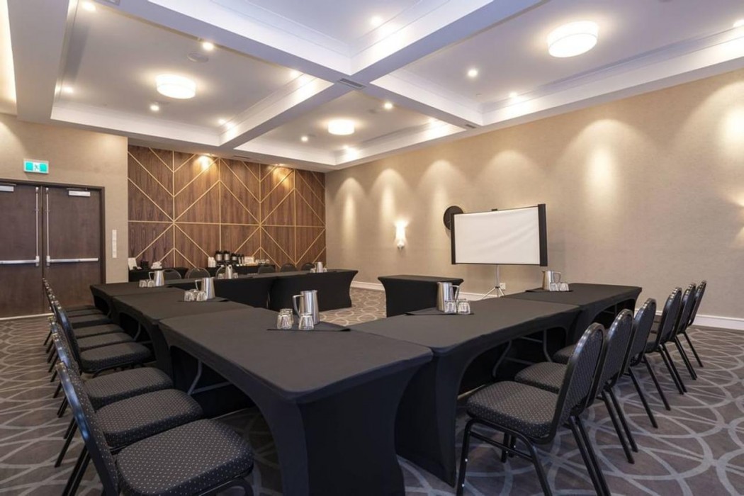 Sandman Signature Sherwood Park Hotel 24/46