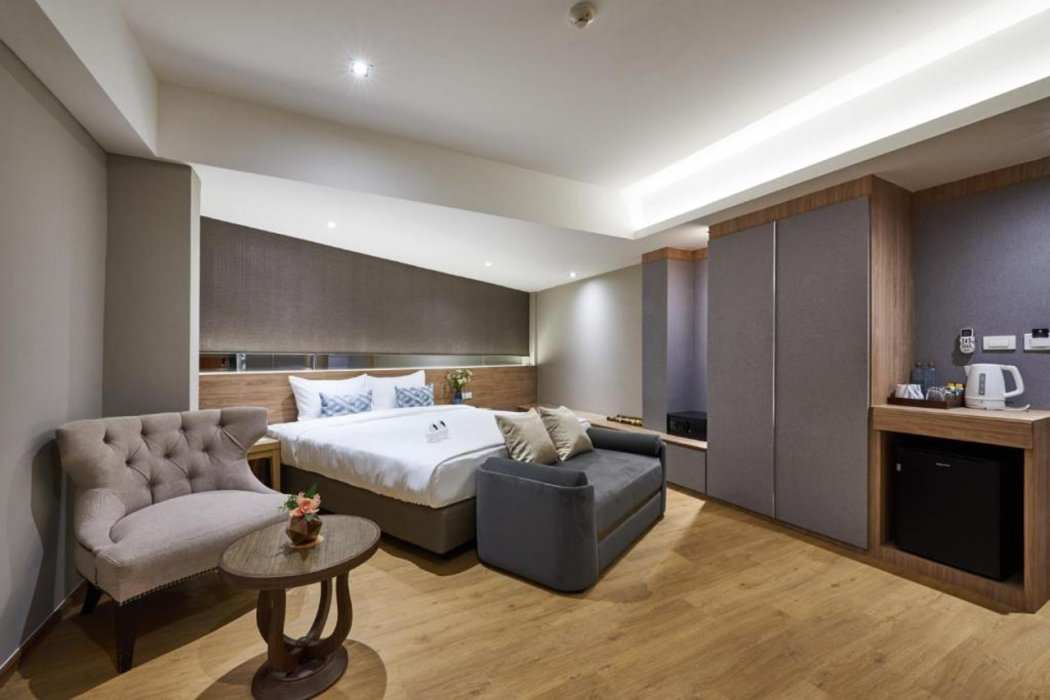 Almas Hotel Bangkok 13/65