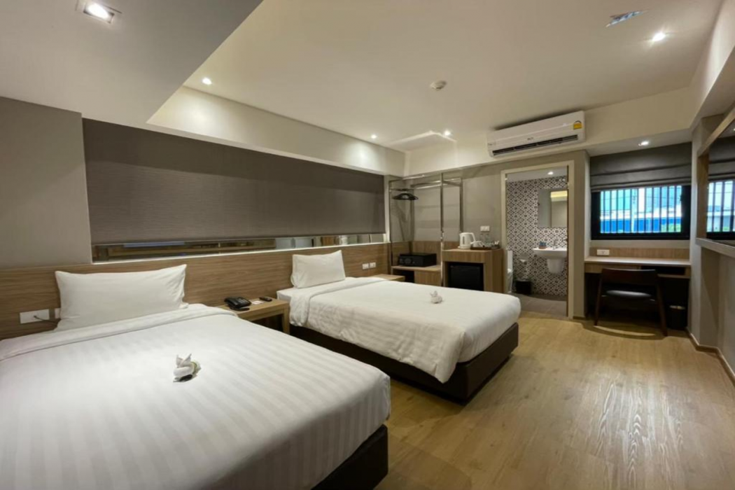 Almas Hotel Bangkok 18/65