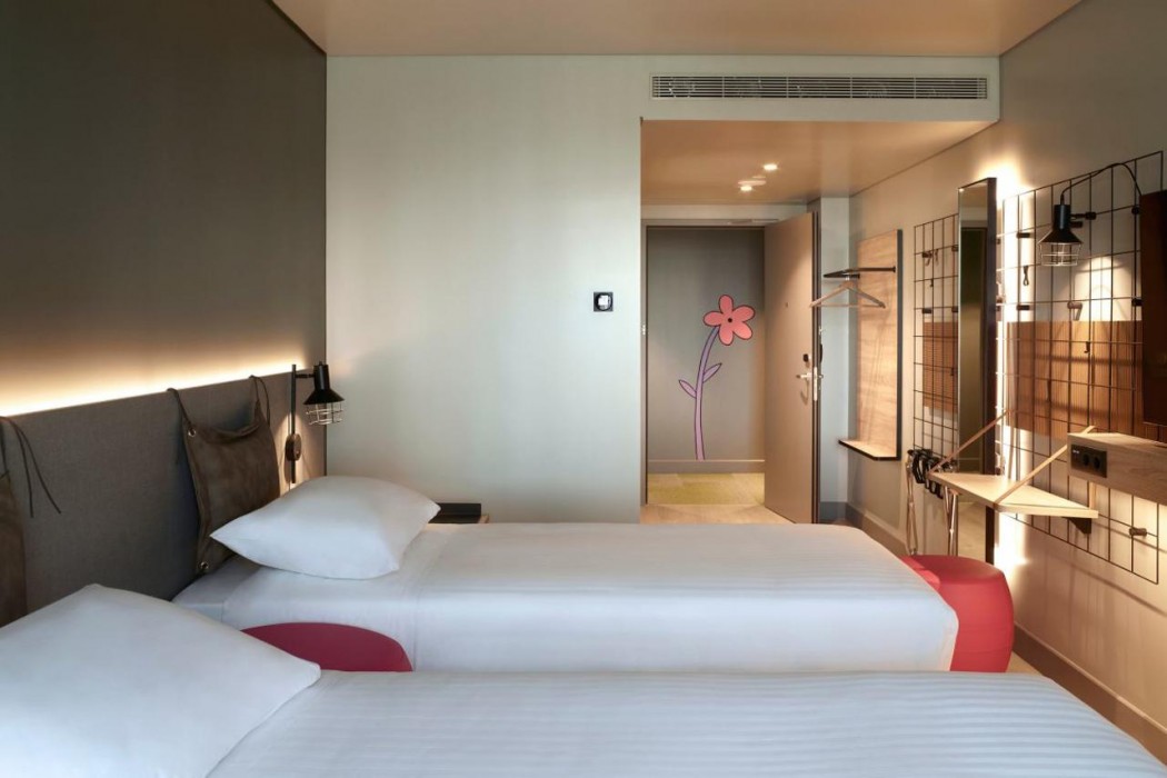Moxy Athens City 8/66
