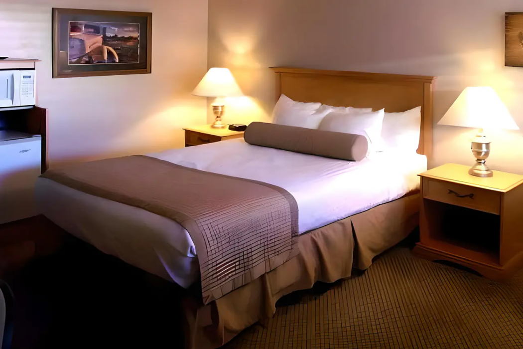 Econo Lodge Inn & Suites Vernal near Dinosaur Monument 4/9