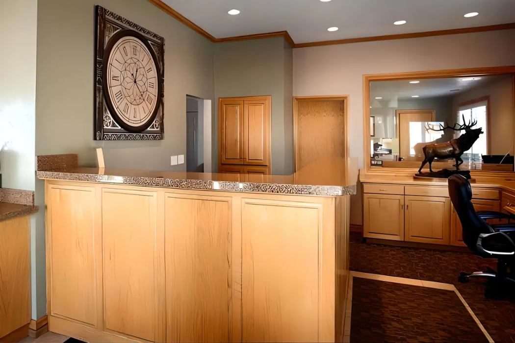 Econo Lodge Inn & Suites Vernal near Dinosaur Monument 1/9