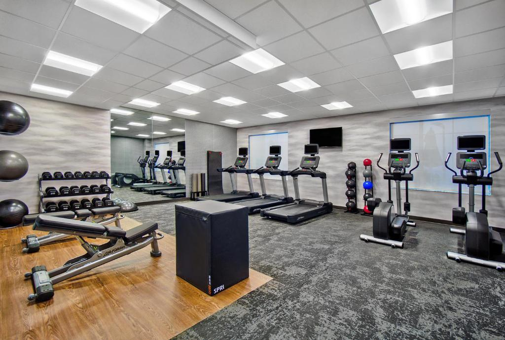 Fairfield Inn & Suites by Marriott Orlando at Flamingo Crossings Town Center 23/41