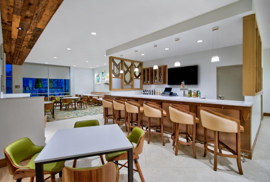 Fairfield Inn & Suites by Marriott Orlando at Flamingo Crossings Town Center 19/41