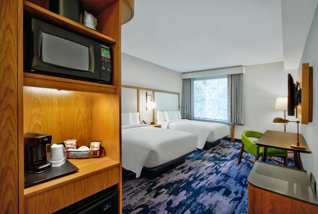 Fairfield Inn & Suites by Marriott Orlando at Flamingo Crossings Town Center 10/41
