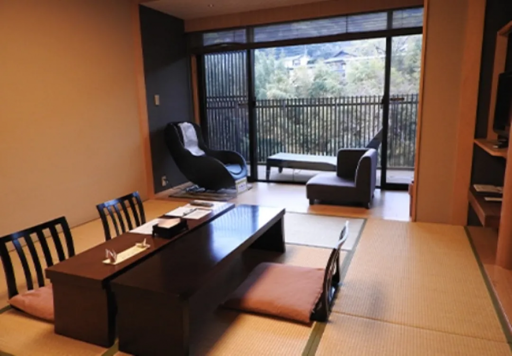 Yugawara Onsen Chitose 11/40
