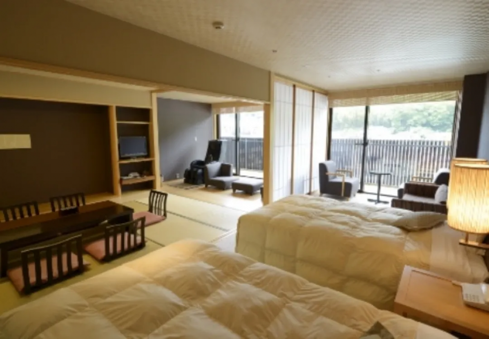 Yugawara Onsen Chitose 6/40