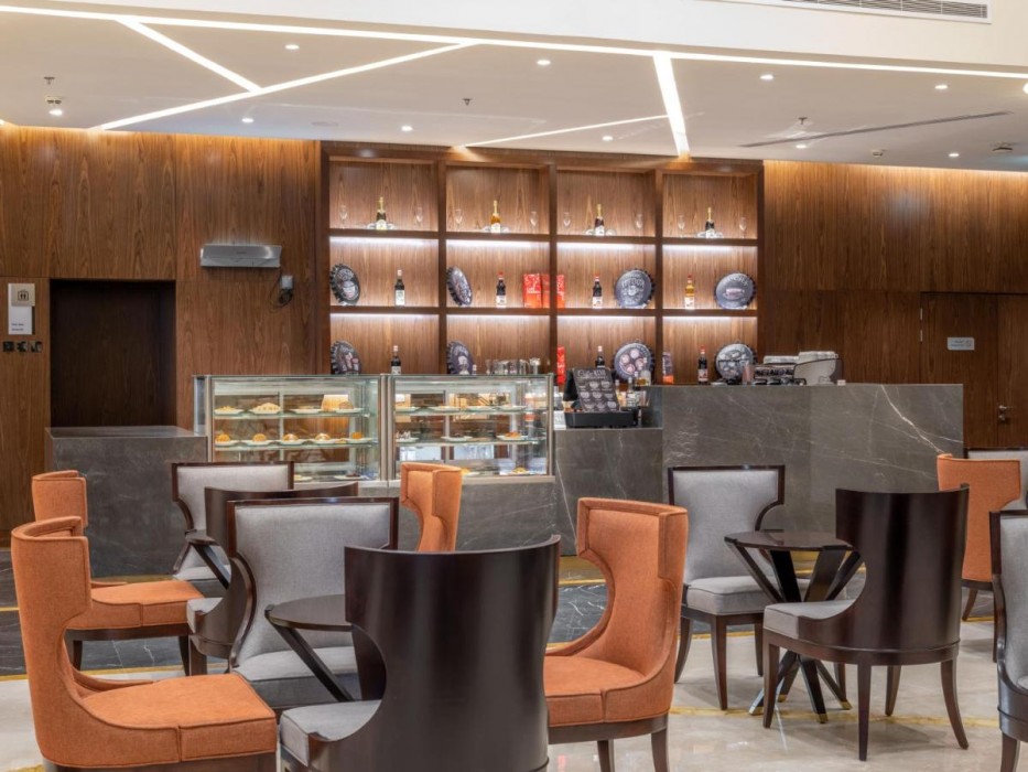 فندق ورقان العزيزية دبل تري من هيلتون(Wirgan Hotel Al Azizyah Makkah)