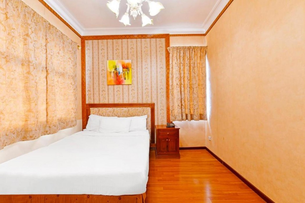 Capital O 125 Moon Plaza Hotel 15/42