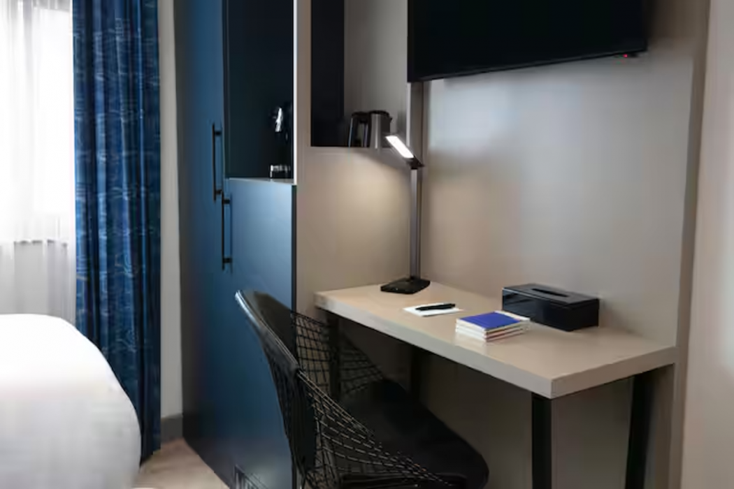 Spark by Hilton Luton 12/34