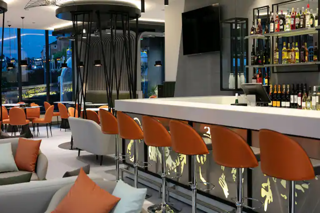Spark by Hilton Luton 14/34