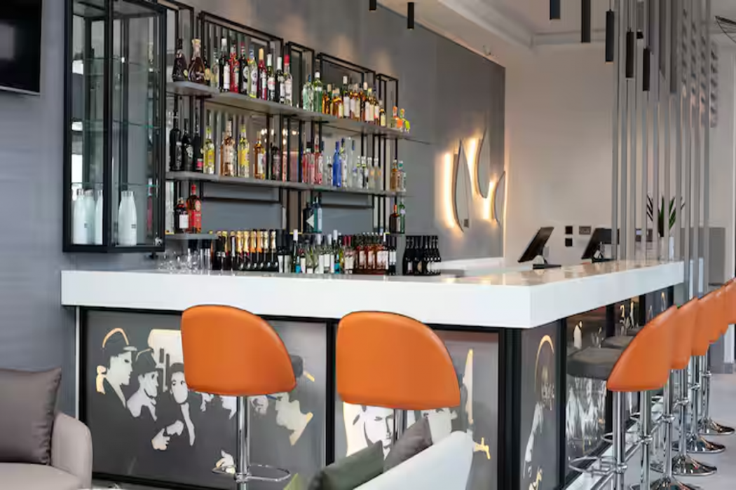 Spark by Hilton Luton 17/34