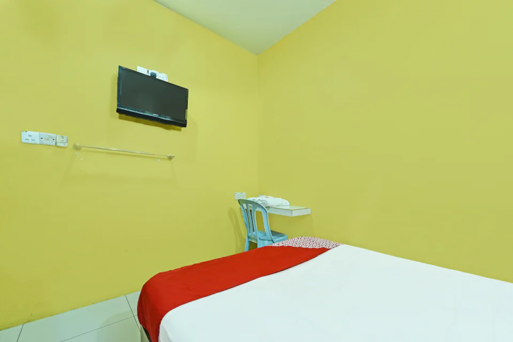 OYO 89656 Melati Hotel Nilai 9/28