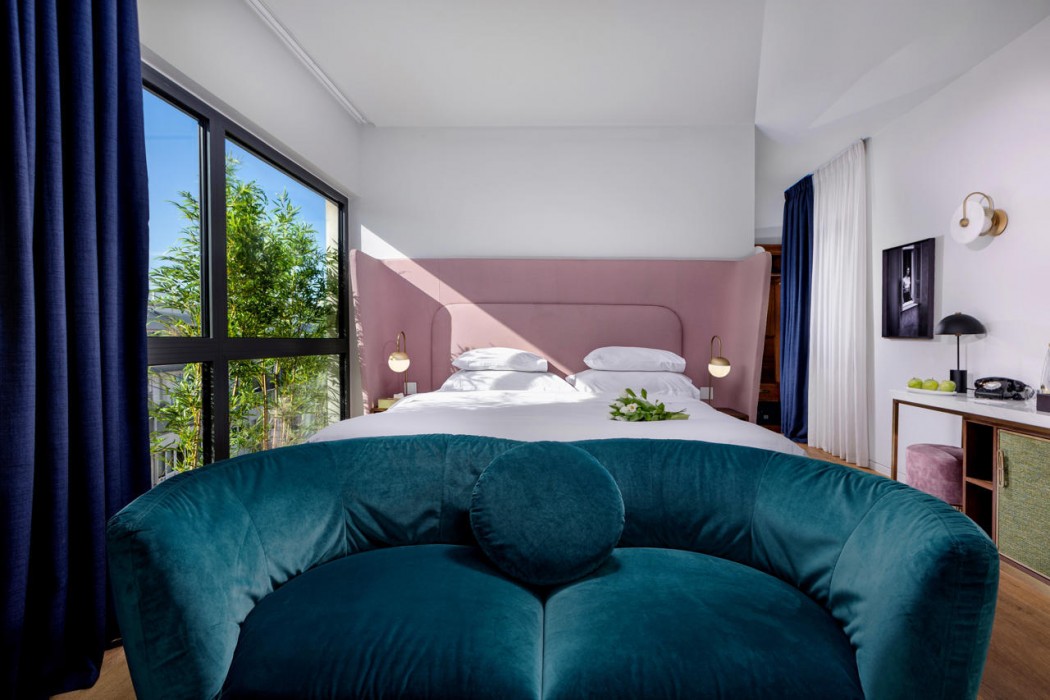 Gatsby Athens Hotel 10/69