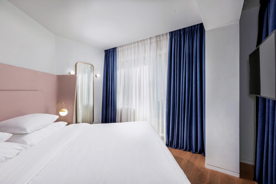 Gatsby Athens Hotel 8/69
