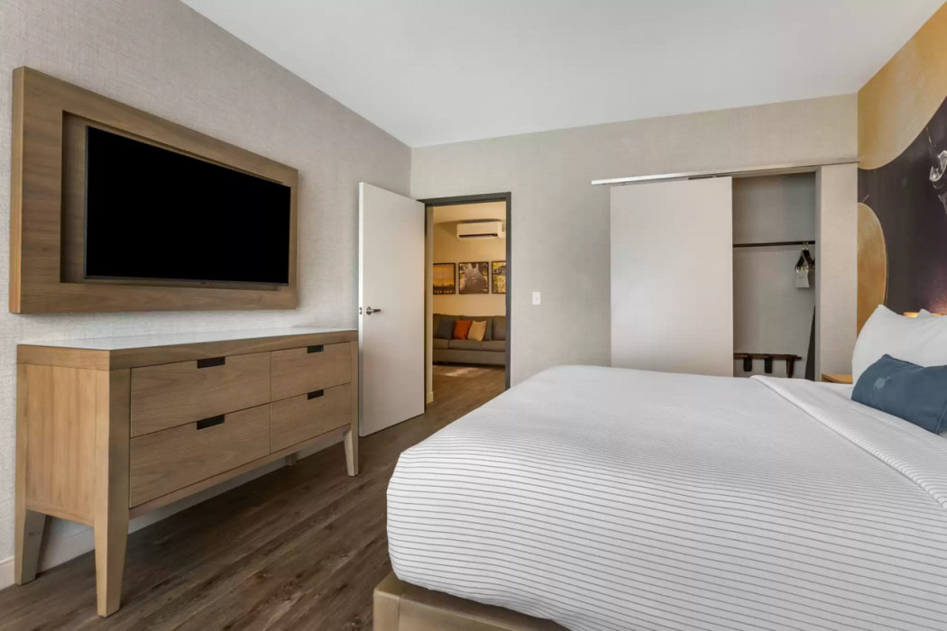 Cambria Hotel Austin Airport 14/47