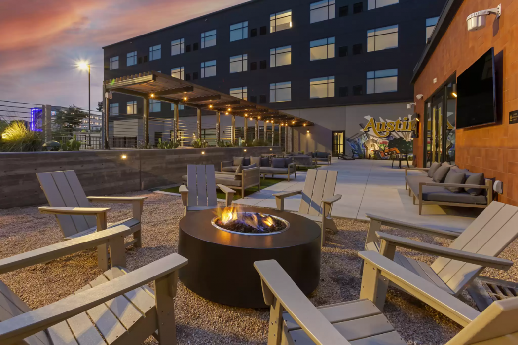 Cambria Hotel Austin Airport 22/47