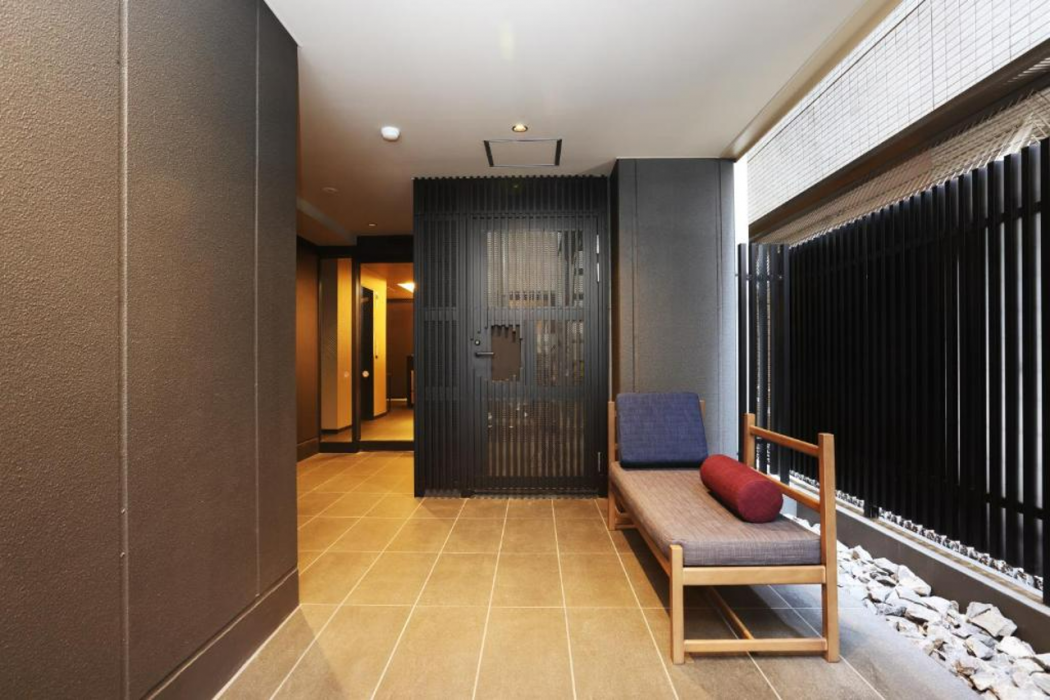 Nplushotel higasikanda 14/40