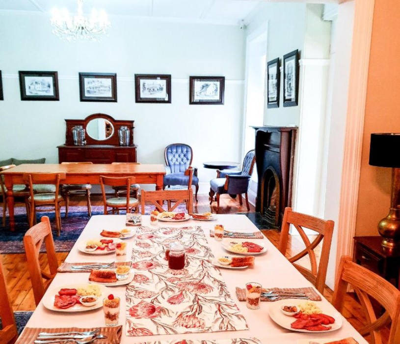 Bauhenia Guesthouse 24/32