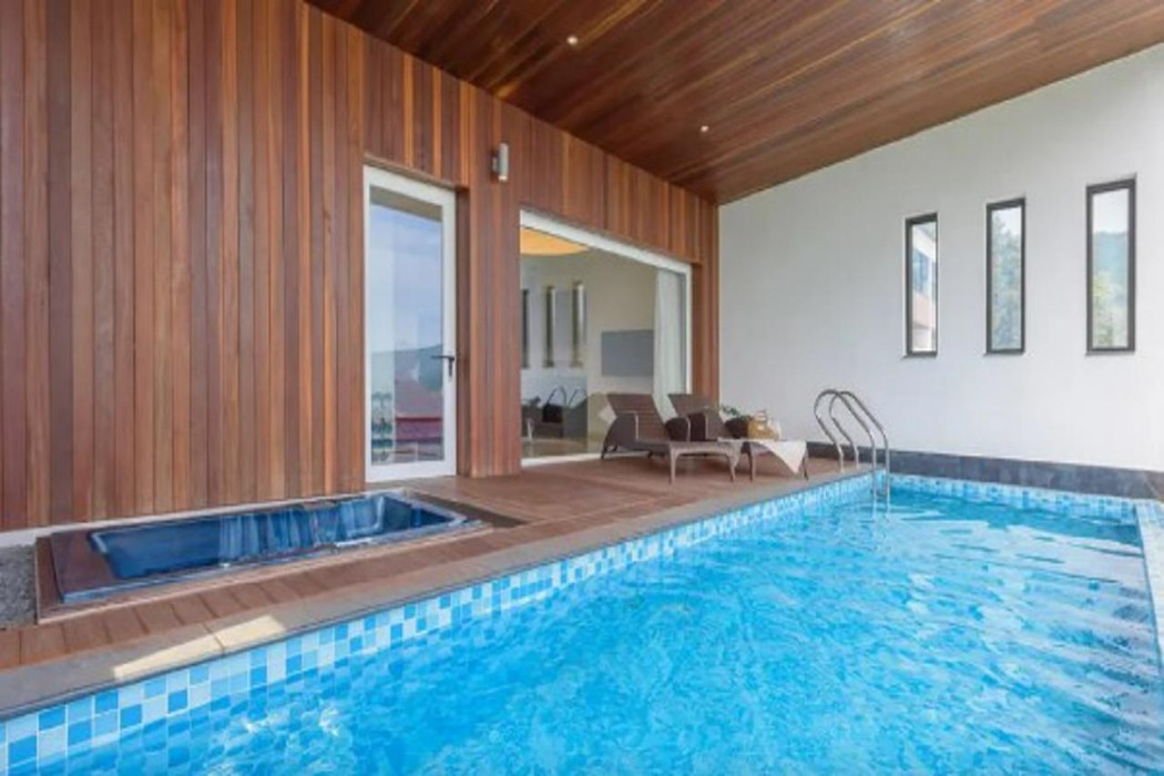FRIEMILY POOL VILLA AND HOTEL 26/52