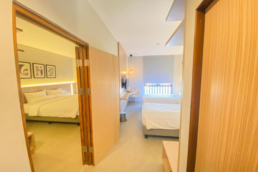 Front One King Hotel Tuban 18/68