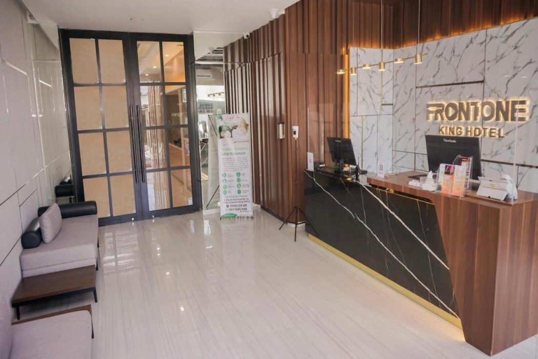 Front One King Hotel Tuban 4/68