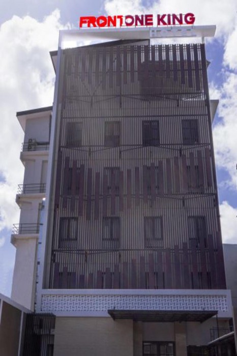 Front One King Hotel Tuban 1/68