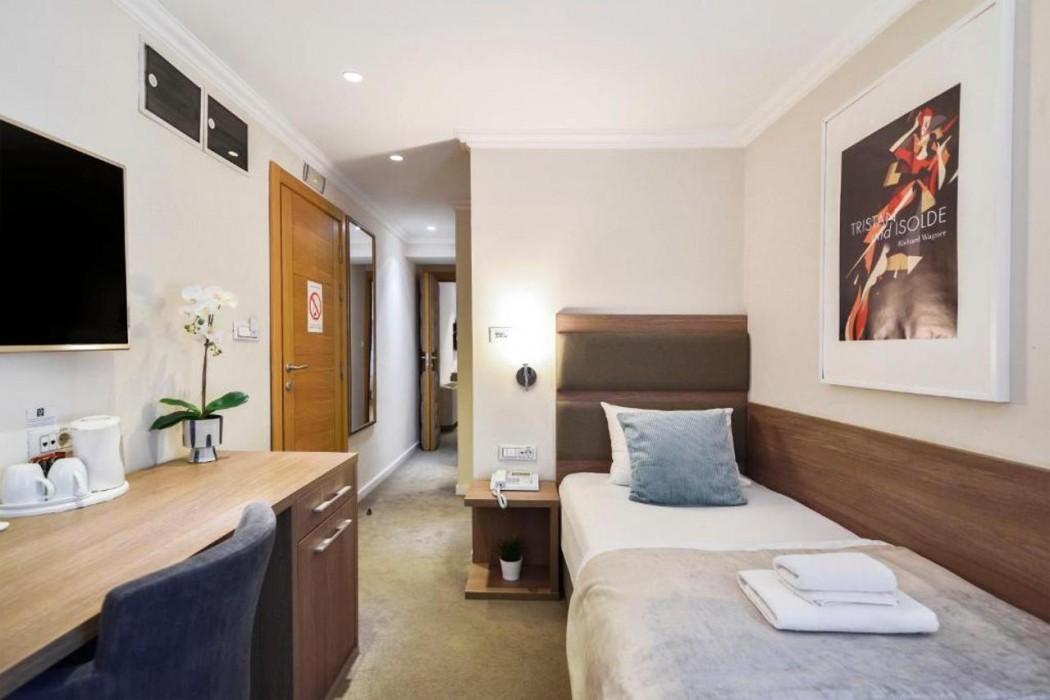Opera Garni Hotel Belgrade 9/44