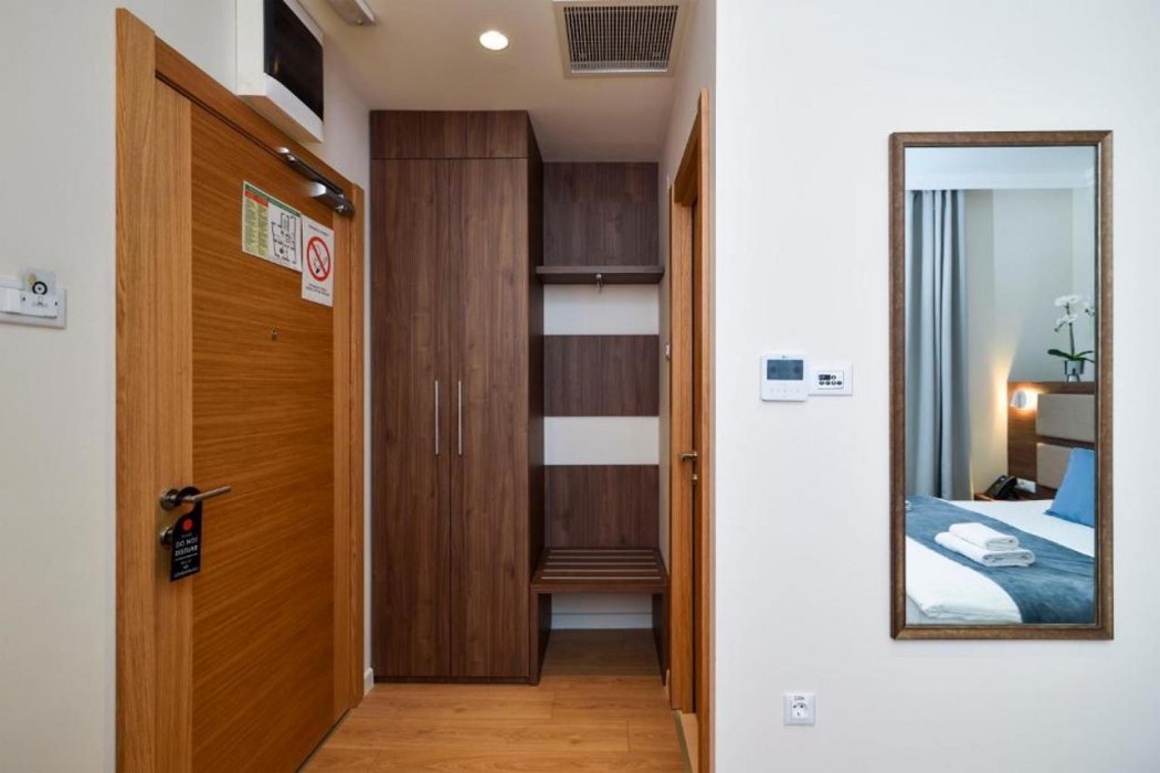 Opera Garni Hotel Belgrade 11/44