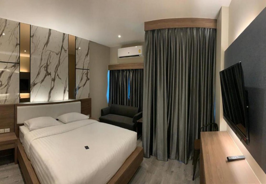 The Chess Hotel 14/38