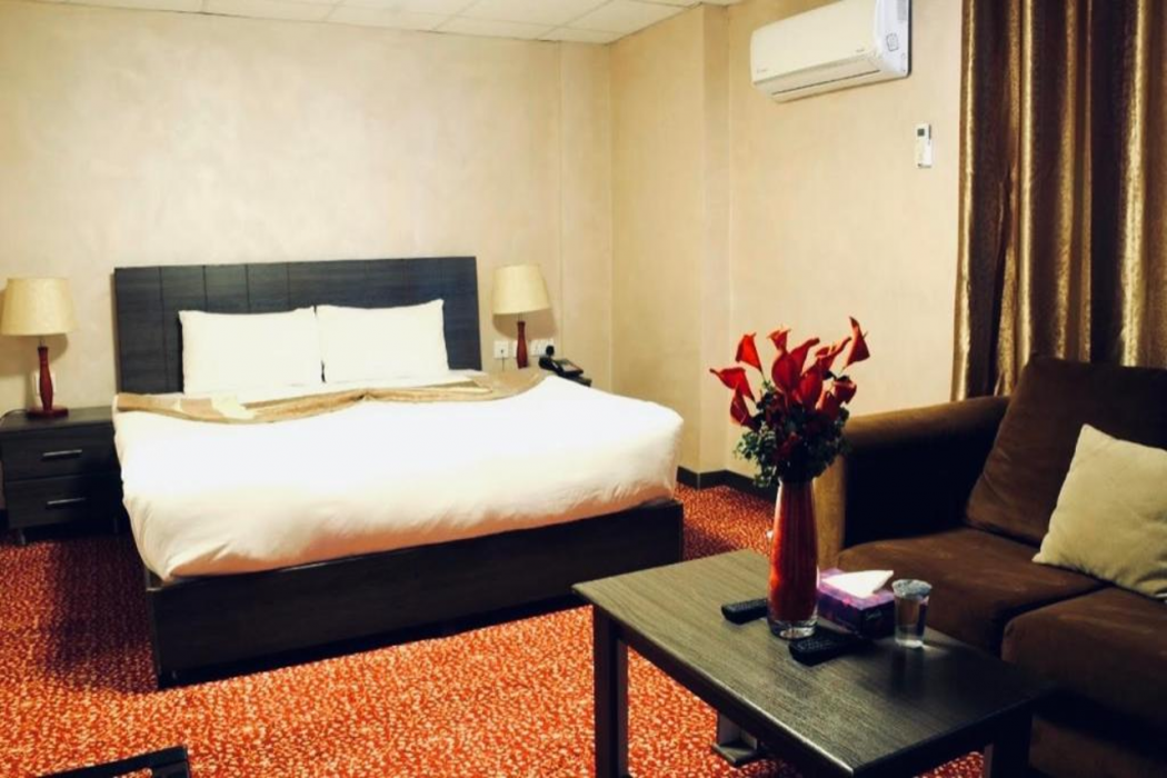 Olive Hotel 10/58