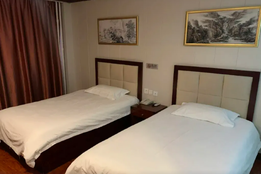 Shuaifu Tianyuan Hotel 5/7
