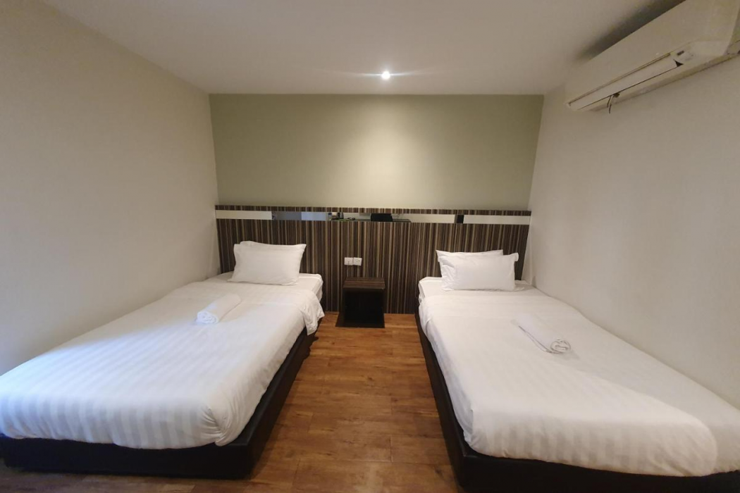 KINO HOTEL 13/51