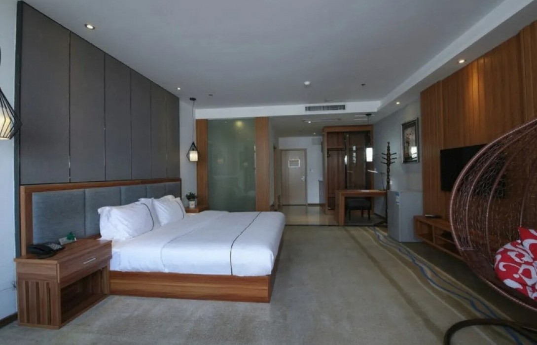 Xingshun Business Hotel 12/23