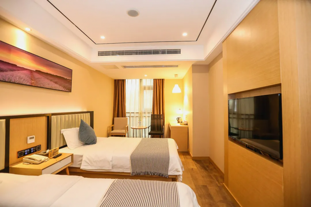 Haoma Shangpin Hotel (Chongqing Yuanyang Light Rail Station) 8/8
